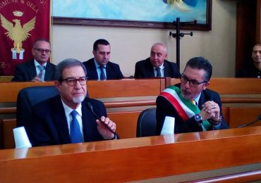 Il presidente della Regione Sicilia Nello Musumeci, con il commissario straordinario Saro Arena | Gela le Radici del Futuro